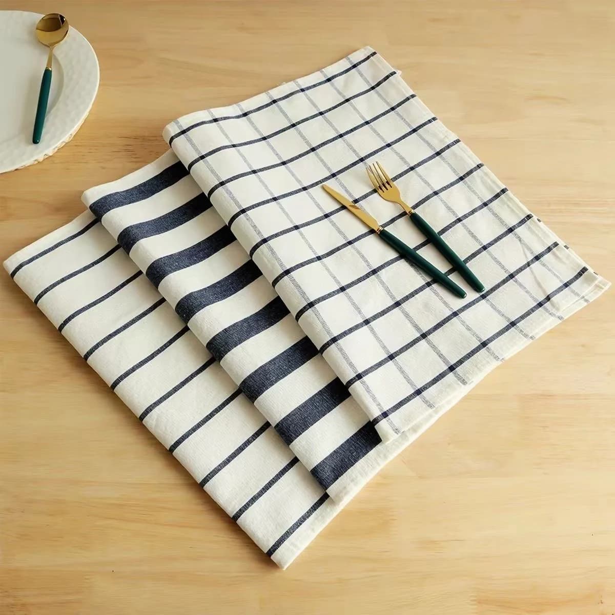 Check Pattern Napkin, Navy / Ivory Check