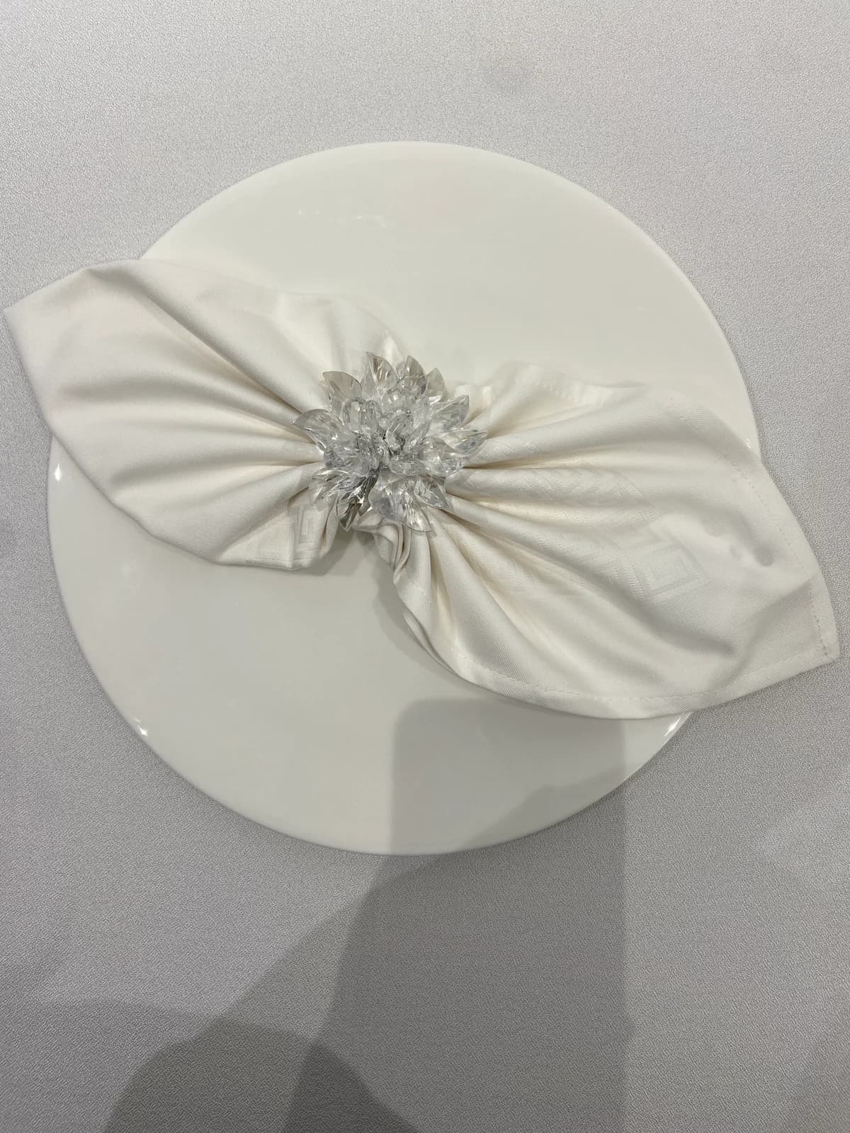 Geometric-pattern napkins, White