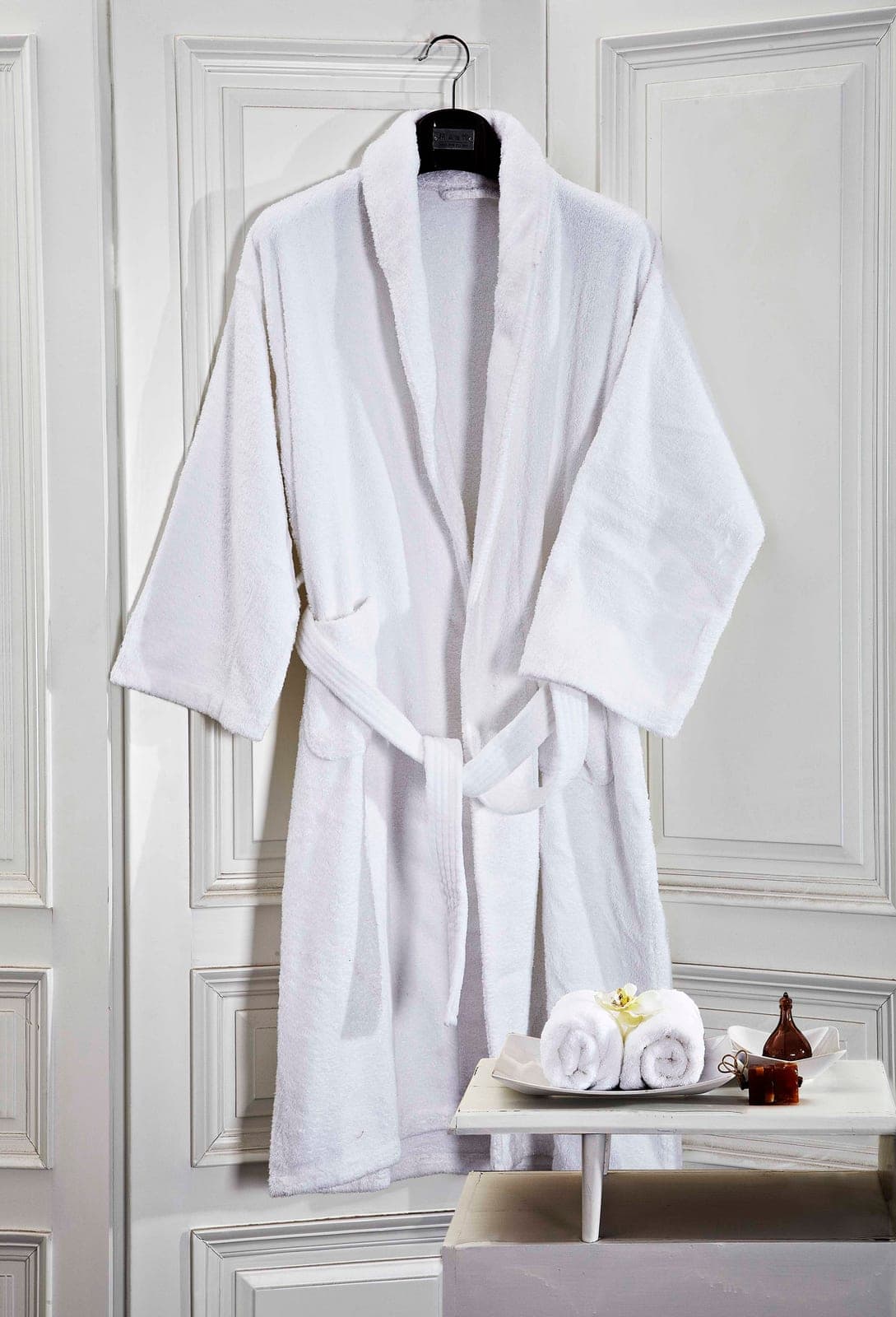 Bathrobes for hotel and hospitality projects
