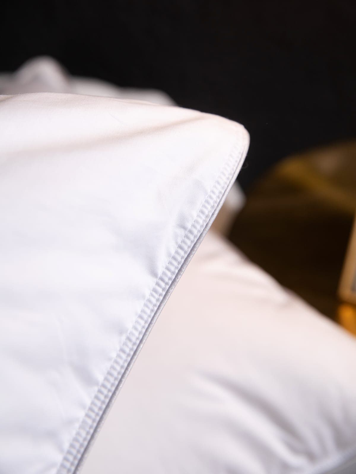 Pillow seam and edge detail