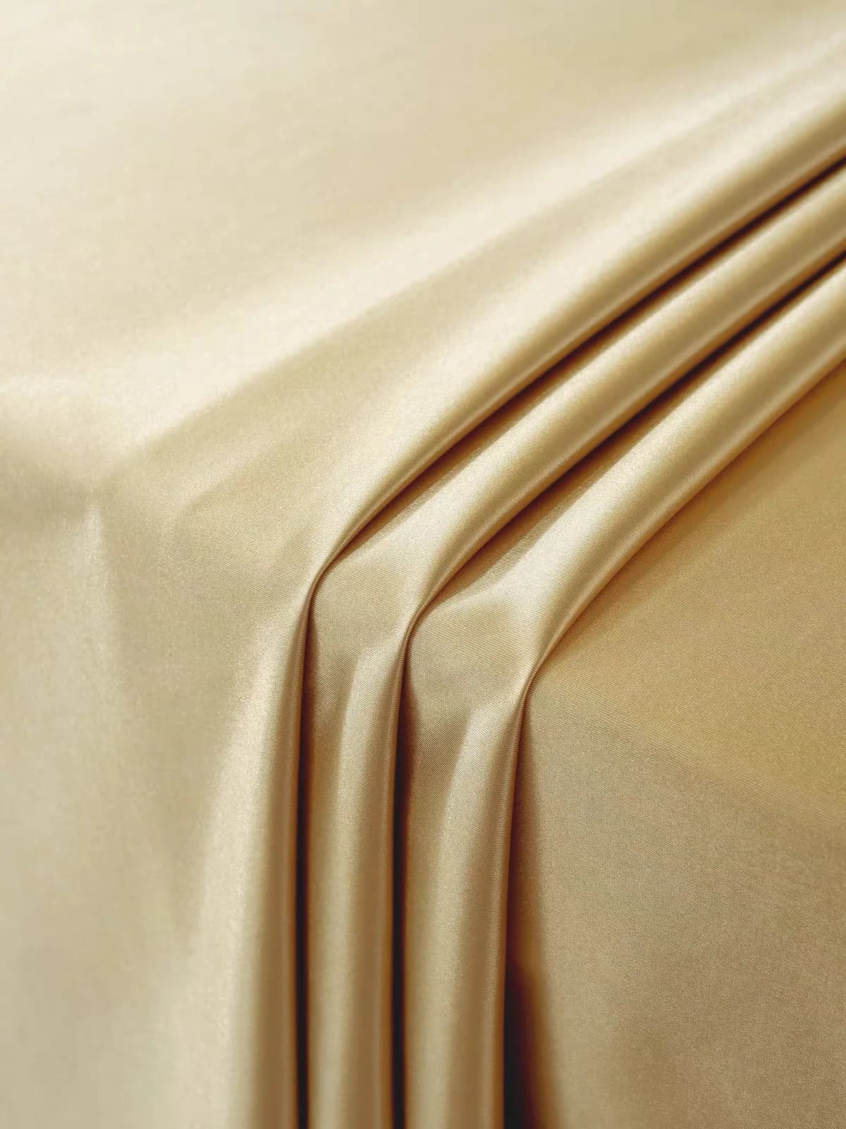 Textured tablecloth with a full drop